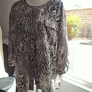 Beverly Drive womens blouse 20-22W/M